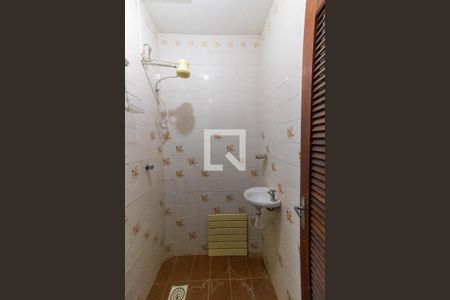 Casa à venda com 270m², 3 quartos e 3 vagasBanheiro de Serviço