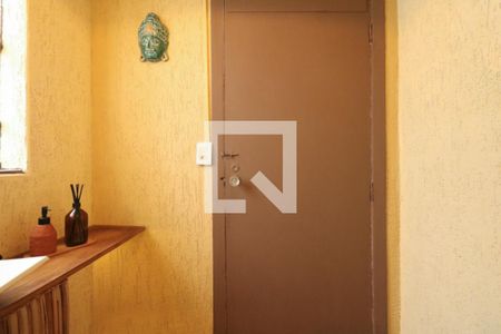 Casa à venda com 252m², 2 quartos e 5 vagas Casa à venda com 252m², 2 quartos e 5 vagasLavabo
