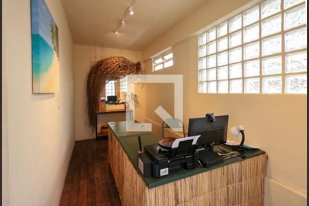 Casa à venda com 252m², 2 quartos e 5 vagas Casa à venda com 252m², 2 quartos e 5 vagasHall de Entrada
