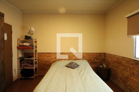 Casa à venda com 252m², 2 quartos e 5 vagas Casa à venda com 252m², 2 quartos e 5 vagasSuíte