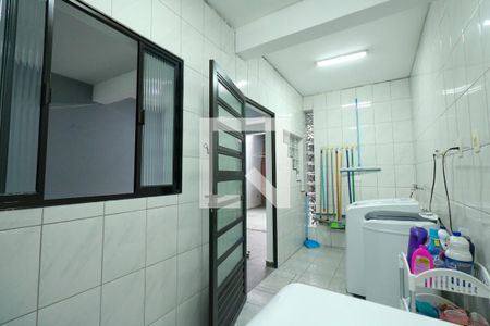 Casa à venda com 348m², 3 quartos e 5 vagas Casa à venda com 348m², 3 quartos e 5 vagasÁrea de Serviço