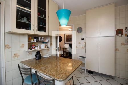 Apartamento à venda com 129m², 4 quartos e 2 vagas Apartamento à venda com 129m², 4 quartos e 2 vagasCozinha