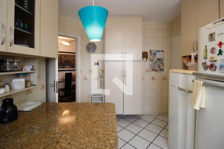 Apartamento à venda com 129m², 4 quartos e 2 vagas Apartamento à venda com 129m², 4 quartos e 2 vagasCozinha