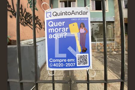 Casa à venda com 250m², 6 quartos e 4 vagas Casa à venda com 250m², 6 quartos e 4 vagasPlaca