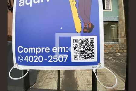 Casa à venda com 250m², 6 quartos e 4 vagas Casa à venda com 250m², 6 quartos e 4 vagasPlaca