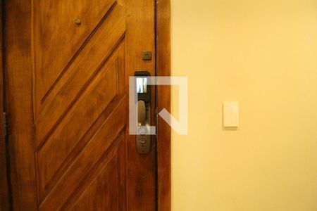 Apartamento à venda com 105m², 2 quartos e 1 vagaFechadura eletrônica 