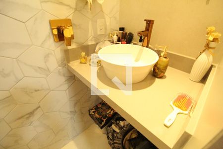 Apartamento à venda com 105m², 2 quartos e 1 vagaÁrea de serviço - Banheiro