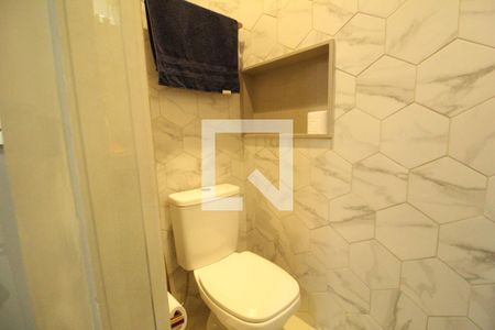 Apartamento à venda com 105m², 2 quartos e 1 vagaÁrea de serviço - Banheiro