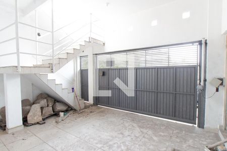 Casa à venda com 115m², 2 quartos e 4 vagas Casa à venda com 115m², 2 quartos e 4 vagasGaragem