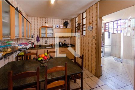 Casa à venda com 305m², 7 quartos e 3 vagasCozinha