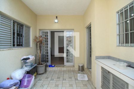 Casa à venda com 200m², 3 quartos e 2 vagasÁrea de serviço
