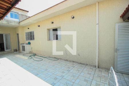 Casa à venda com 200m², 3 quartos e 2 vagasÁrea de serviço