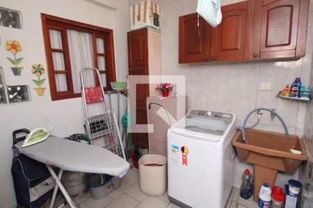 Casa à venda com 100m², 4 quartos e 1 vagaÁrea de Serviço