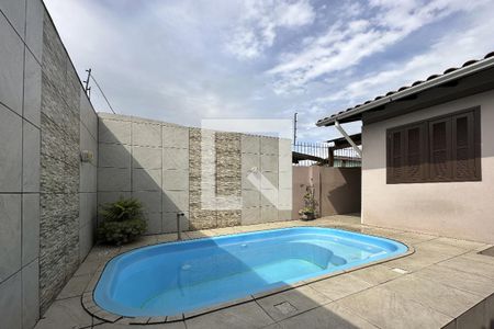 Casa à venda com 96m², 3 quartos e 1 vagaPiscina