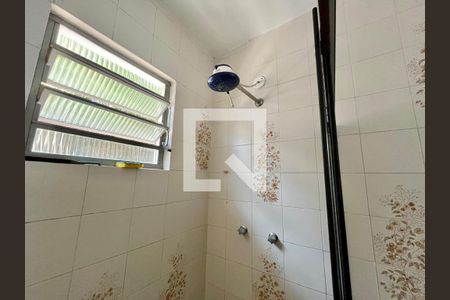 Casa à venda com 300m², 4 quartos e 2 vagas Casa à venda com 300m², 4 quartos e 2 vagasBanheiro social