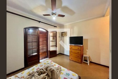 Casa à venda com 300m², 4 quartos e 2 vagas Casa à venda com 300m², 4 quartos e 2 vagasSuíte 2