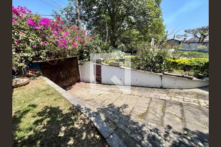 Casa à venda com 300m², 4 quartos e 2 vagas Casa à venda com 300m², 4 quartos e 2 vagasGaragem