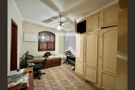 Casa à venda com 300m², 4 quartos e 2 vagas Casa à venda com 300m², 4 quartos e 2 vagasSuíte 1