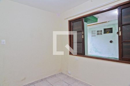 Quarto 2 de casa para alugar com 2 quartos, 90m² em Vila Cavaton, São Paulo