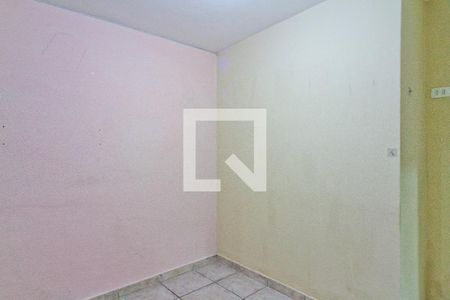 Quarto 2 de casa para alugar com 2 quartos, 90m² em Vila Cavaton, São Paulo