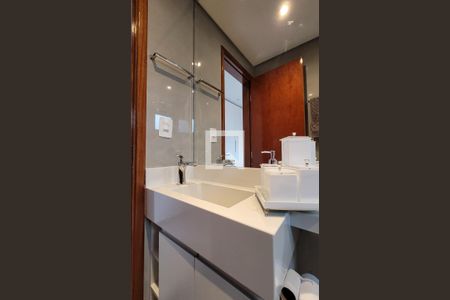 Apartamento à venda com 64m², 2 quartos e 1 vaga Apartamento à venda com 64m², 2 quartos e 1 vagaBanheiro da suíte