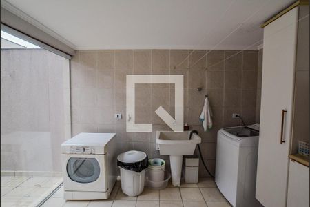 Casa à venda com 275m², 3 quartos e 3 vagas Casa à venda com 275m², 3 quartos e 3 vagasÁrea de Serviço