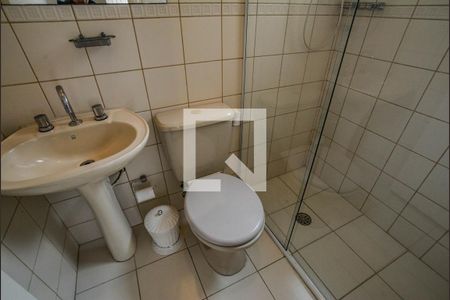 Casa à venda com 275m², 3 quartos e 3 vagas Casa à venda com 275m², 3 quartos e 3 vagasBanheiro