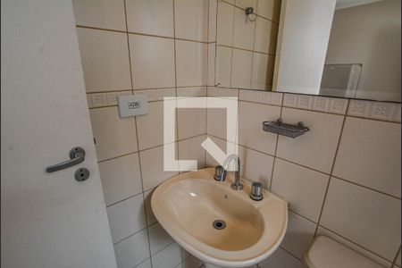 Casa à venda com 275m², 3 quartos e 3 vagas Casa à venda com 275m², 3 quartos e 3 vagasBanheiro