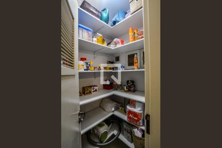 Casa à venda com 275m², 3 quartos e 3 vagas Casa à venda com 275m², 3 quartos e 3 vagasDespensa