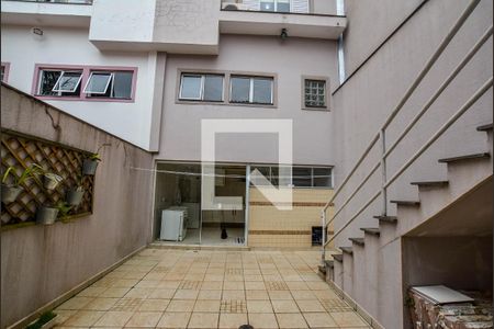 Casa à venda com 275m², 3 quartos e 3 vagas Casa à venda com 275m², 3 quartos e 3 vagasQuintal