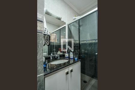 Casa à venda com 275m², 3 quartos e 3 vagas Casa à venda com 275m², 3 quartos e 3 vagasBanheiro da Suíte 2