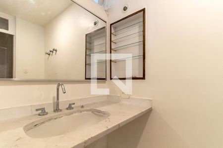 Apartamento à venda com 144m², 4 quartos e 1 vaga Apartamento à venda com 144m², 4 quartos e 1 vagaBanheiro Social