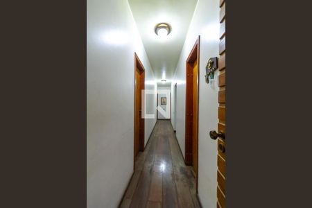 Apartamento à venda com 226m², 4 quartos e 3 vagas Apartamento à venda com 226m², 4 quartos e 3 vagasCorredor