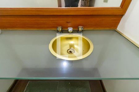 Apartamento à venda com 226m², 4 quartos e 3 vagas Apartamento à venda com 226m², 4 quartos e 3 vagasLavabo