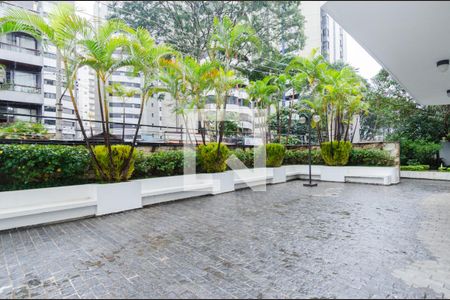 Apartamento à venda com 226m², 4 quartos e 3 vagas Apartamento à venda com 226m², 4 quartos e 3 vagasÁrea Comum