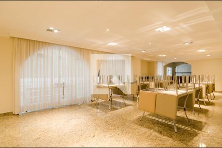 Apartamento à venda com 226m², 4 quartos e 3 vagas Apartamento à venda com 226m², 4 quartos e 3 vagasÁrea Comum