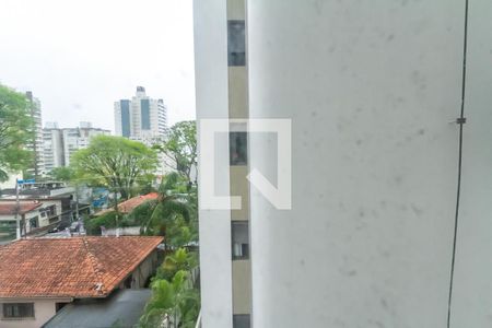 Apartamento à venda com 226m², 4 quartos e 3 vagas Apartamento à venda com 226m², 4 quartos e 3 vagasVista da Suíte 2