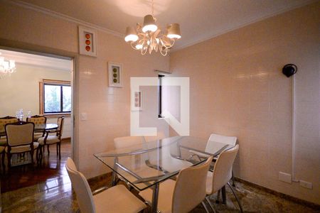 Apartamento à venda com 560m², 4 quartos e 5 vagas Apartamento à venda com 560m², 4 quartos e 5 vagasSala de Jantar 2