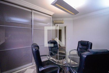 Apartamento à venda com 560m², 4 quartos e 5 vagas Apartamento à venda com 560m², 4 quartos e 5 vagasEscritório