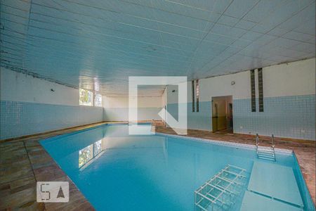 Apartamento à venda com 560m², 4 quartos e 5 vagas Apartamento à venda com 560m², 4 quartos e 5 vagasÁrea comum - Piscina Coberta