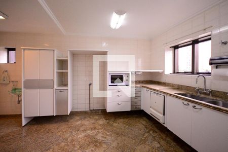 Apartamento à venda com 560m², 4 quartos e 5 vagas Apartamento à venda com 560m², 4 quartos e 5 vagasCozinha