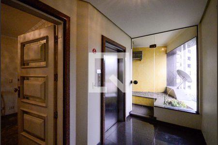 Apartamento à venda com 560m², 4 quartos e 5 vagas Apartamento à venda com 560m², 4 quartos e 5 vagasElevador Privativo