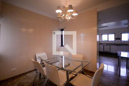 Apartamento à venda com 560m², 4 quartos e 5 vagas Apartamento à venda com 560m², 4 quartos e 5 vagasSala de Jantar 2