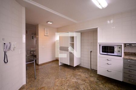 Apartamento à venda com 560m², 4 quartos e 5 vagas Apartamento à venda com 560m², 4 quartos e 5 vagasCozinha