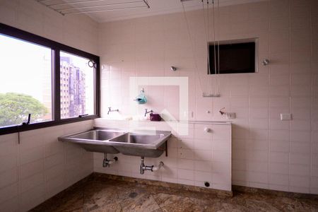 Apartamento à venda com 560m², 4 quartos e 5 vagas Apartamento à venda com 560m², 4 quartos e 5 vagasÁrea de Serviço