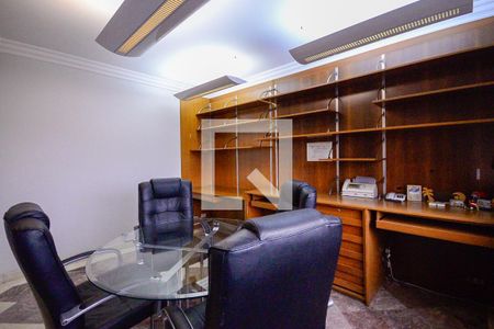 Apartamento à venda com 560m², 4 quartos e 5 vagas Apartamento à venda com 560m², 4 quartos e 5 vagasEscritório