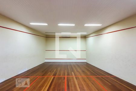 Apartamento à venda com 560m², 4 quartos e 5 vagas Apartamento à venda com 560m², 4 quartos e 5 vagasÁrea comum - Quadra de Squash