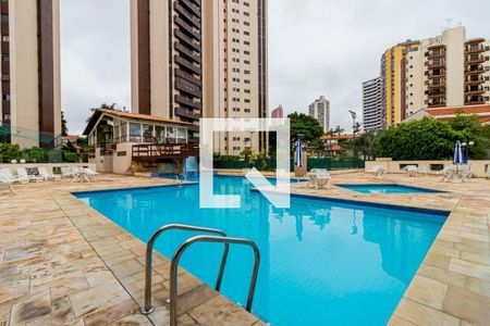 Apartamento à venda com 560m², 4 quartos e 5 vagas Apartamento à venda com 560m², 4 quartos e 5 vagasÁrea comum - Piscina