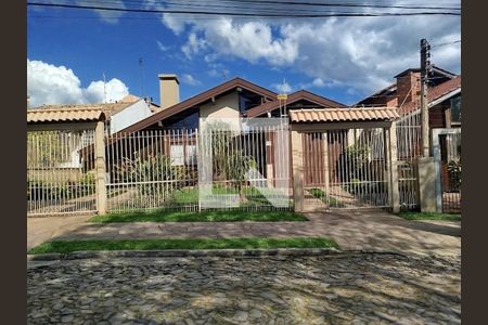 Casa de condomínio à venda com 185m², 6 quartos e 3 vagas Casa de condomínio à venda com 185m², 6 quartos e 3 vagasFachada