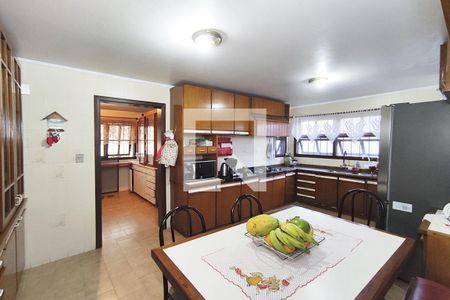 Casa de condomínio à venda com 185m², 6 quartos e 3 vagas Casa de condomínio à venda com 185m², 6 quartos e 3 vagasCozinha